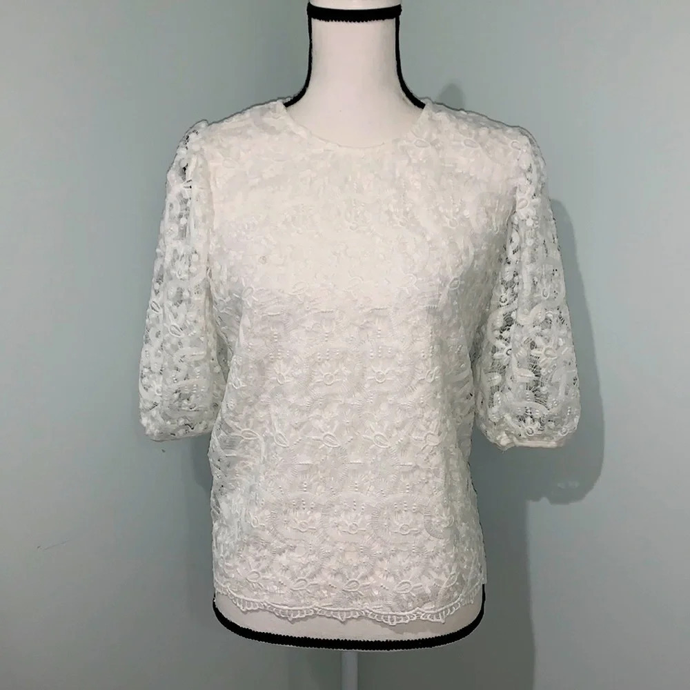 Reserved Short Sleeve Lined Lace Flared Blouse